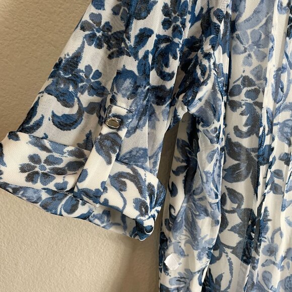 NEW Cocomo Woman Plus 2X Blue White Floral Blouse 3/4 Sleeves Button Front Top - Picture 9 of 9